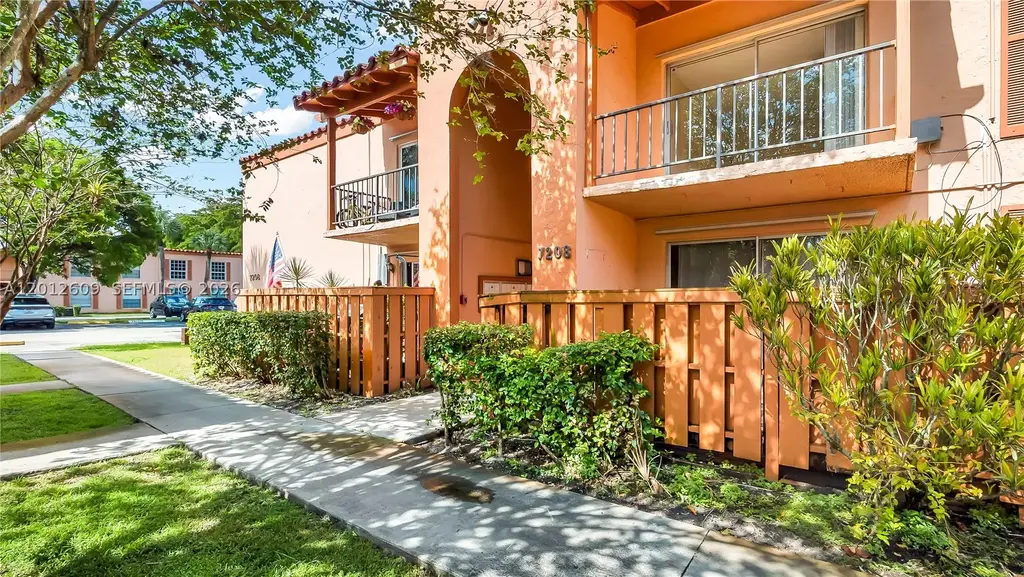 7208 Fairway I9, Miami Lakes