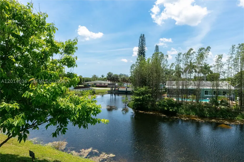 717 Gardens 201, Pompano Beach