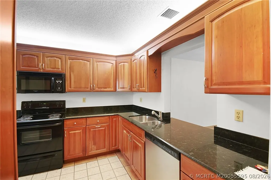1600 Saint Lucie Boulevard 114, Stuart
