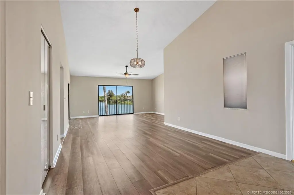 5 of 24 - 3206 Lakeview Circle 1203, Fort Pierce, FL
