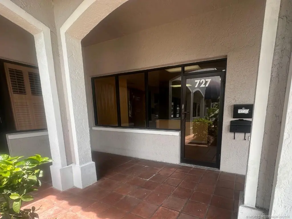 5 of 28 - 725 Colorado Avenue 105, Stuart, FL