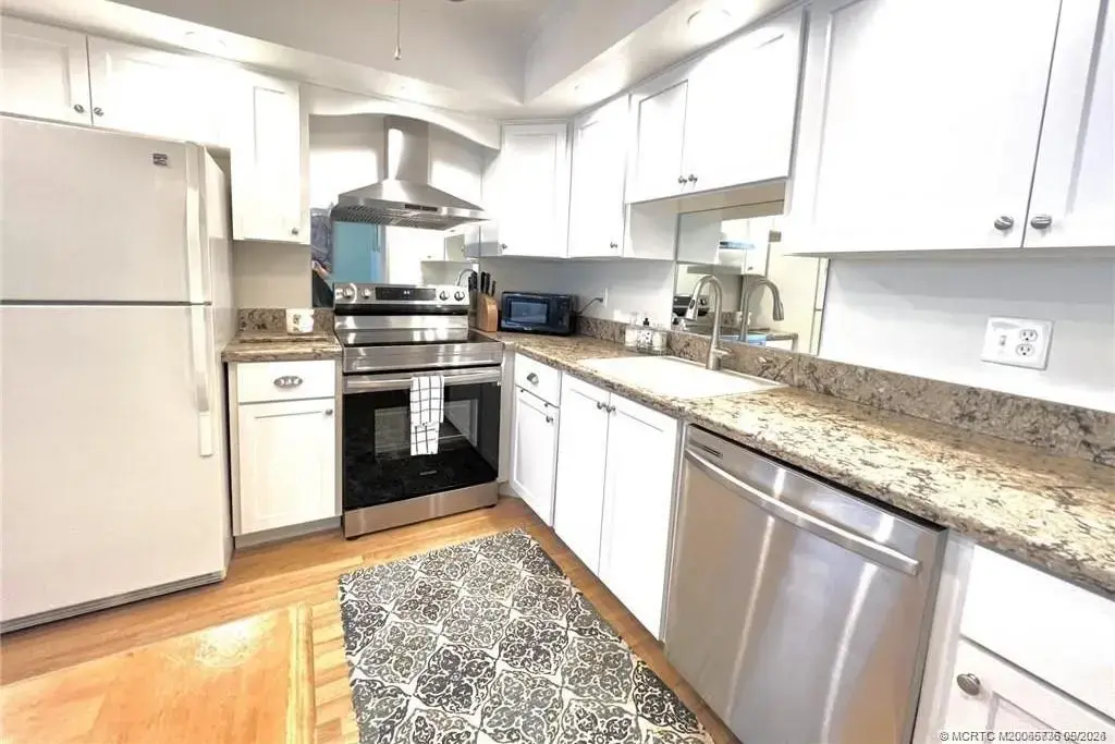 1800 Saint Lucie Boulevard 10-207, Stuart
