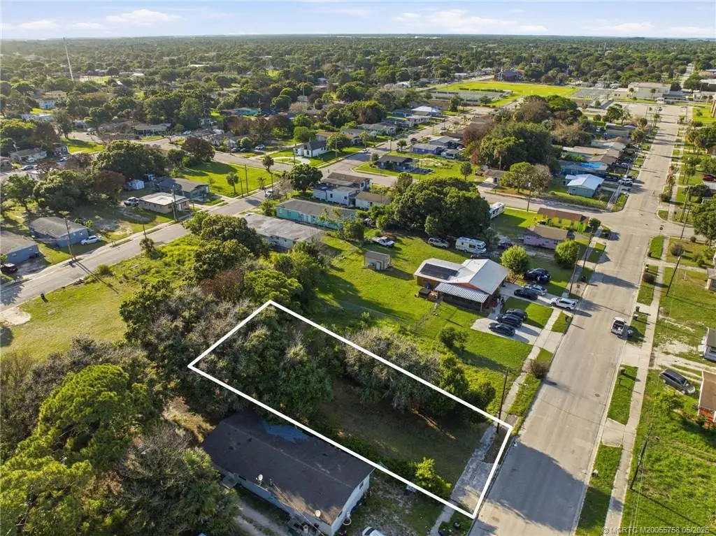 3 of 8 - 701 19th Street, Fort Pierce, FL