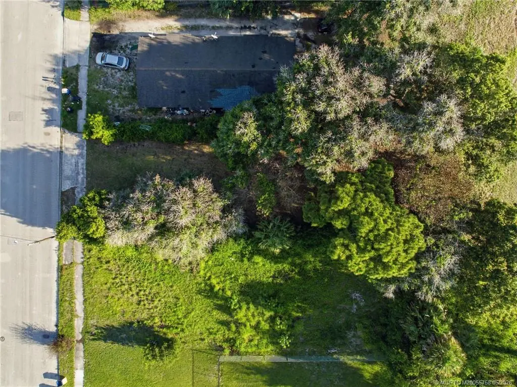 4 of 8 - 701 19th Street, Fort Pierce, FL