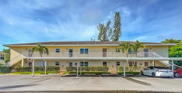 2950 Ocean Boulevard 122-6, Stuart