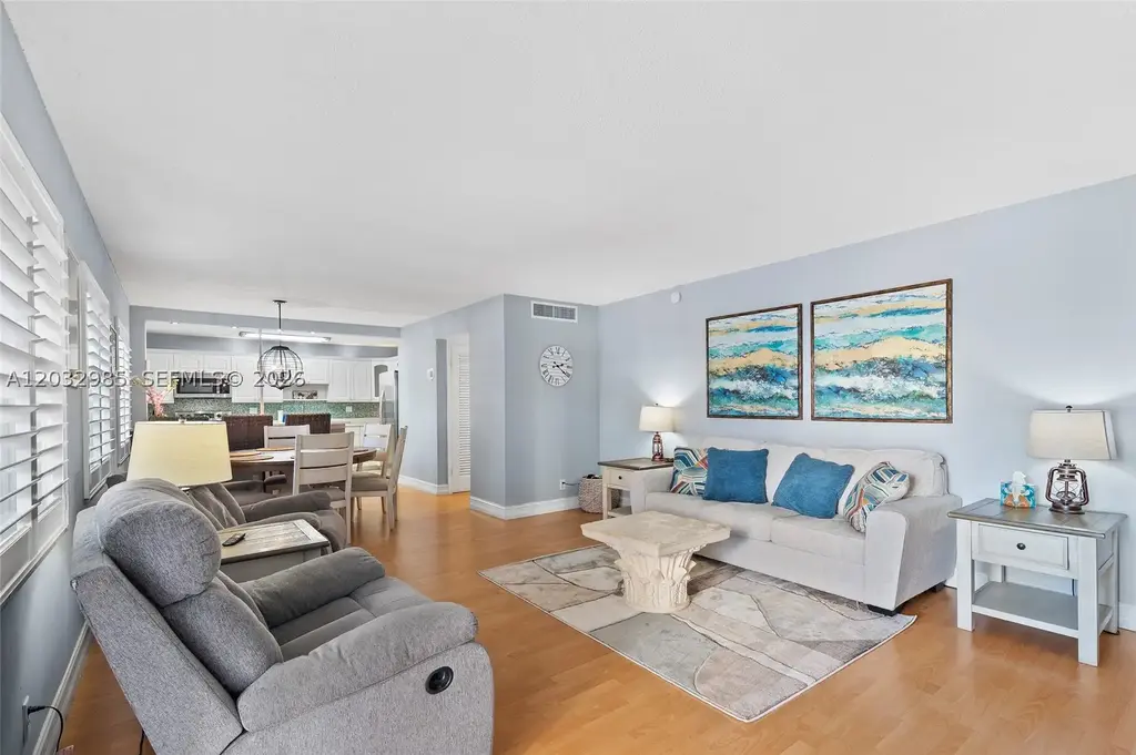 2424 9th 207, Fort Lauderdale