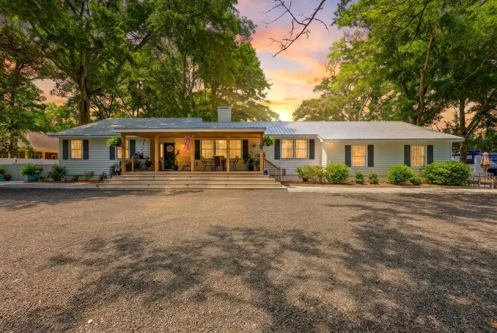 230 Cedar Point Ave., Murrells Inlet