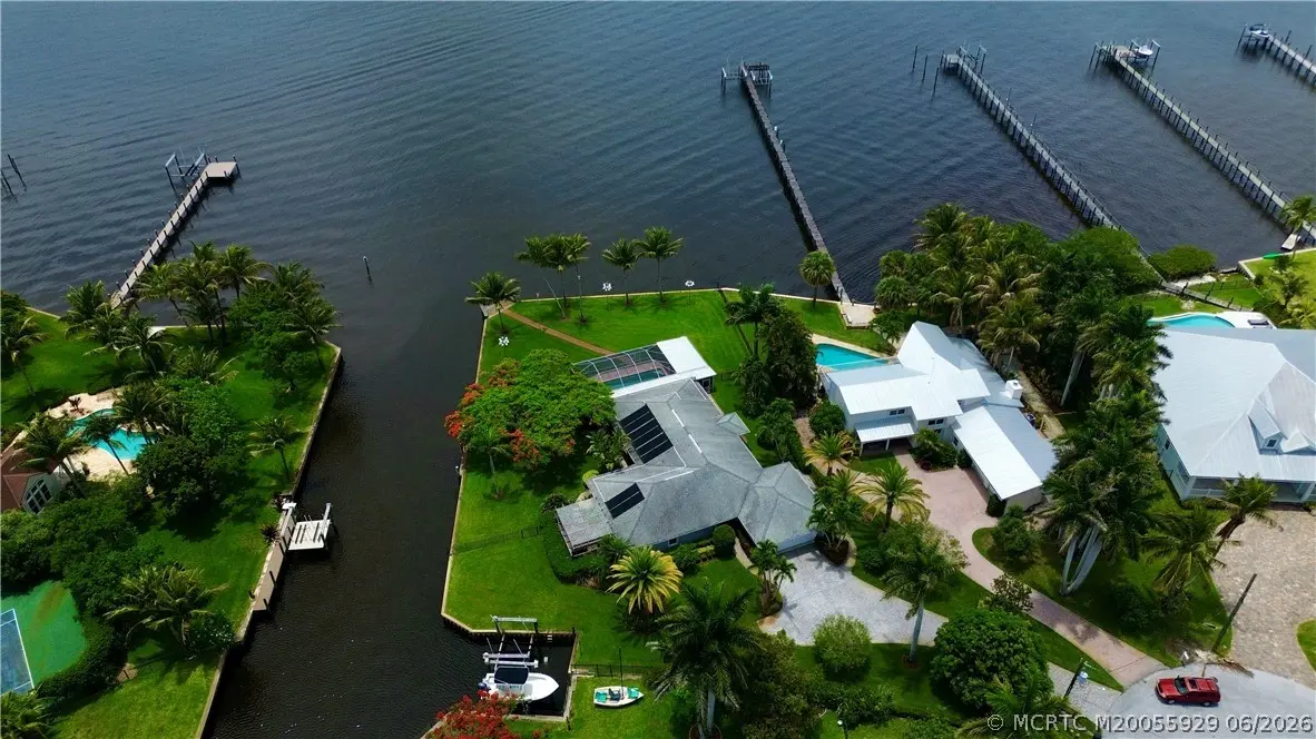 1910 Cove Circle, Stuart