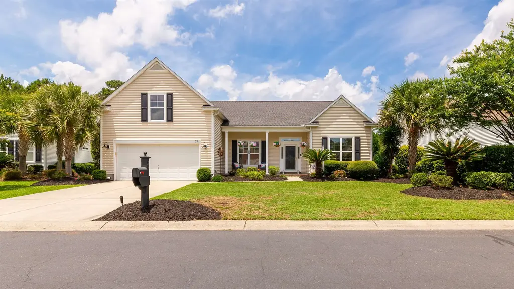 31 Long Creek Dr., Murrells Inlet