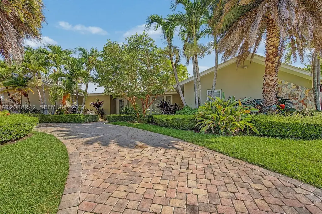 8021 162nd, Palmetto Bay
