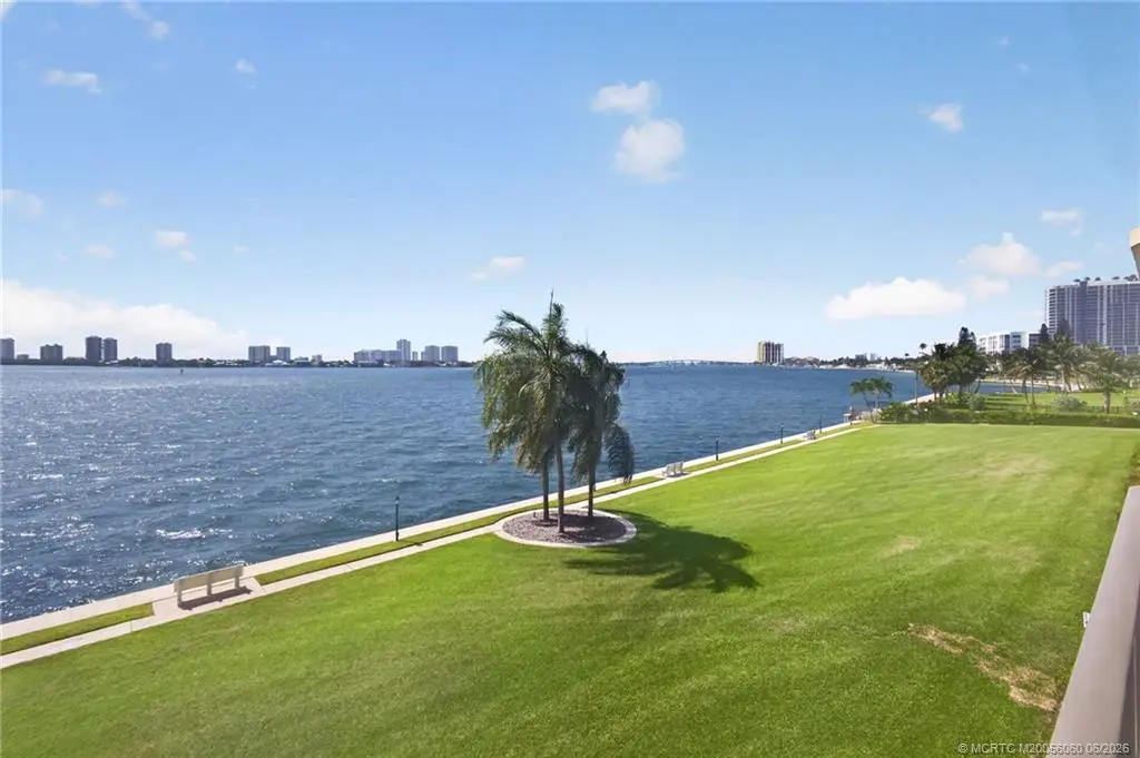801 Lake Shore Drive 302, Lake Park