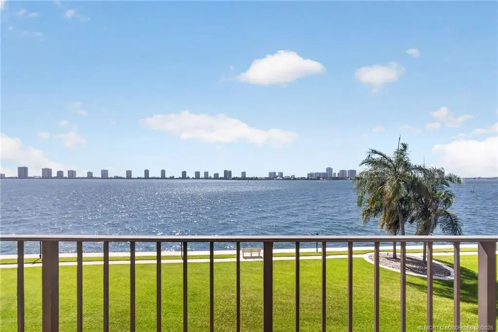 3 of 46 - 801 Lake Shore Drive 302, Lake Park, FL