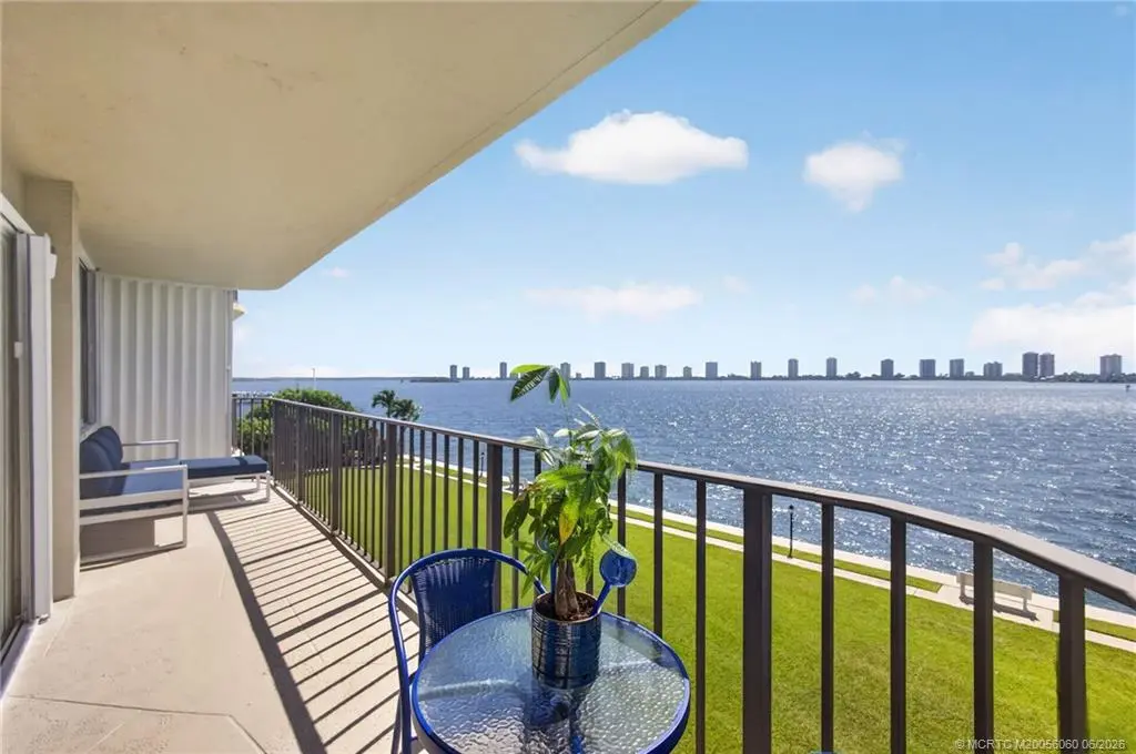 4 of 46 - 801 Lake Shore Drive 302, Lake Park, FL