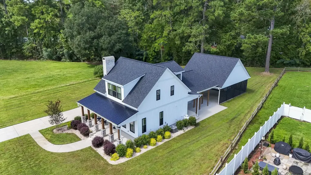 2487 Long Ave., Conway