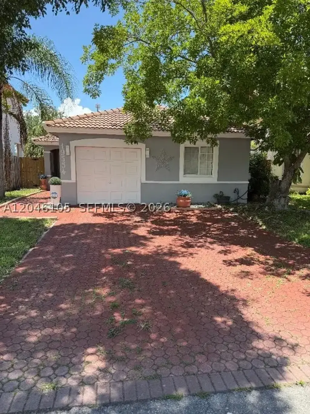 19554 79th, Hialeah