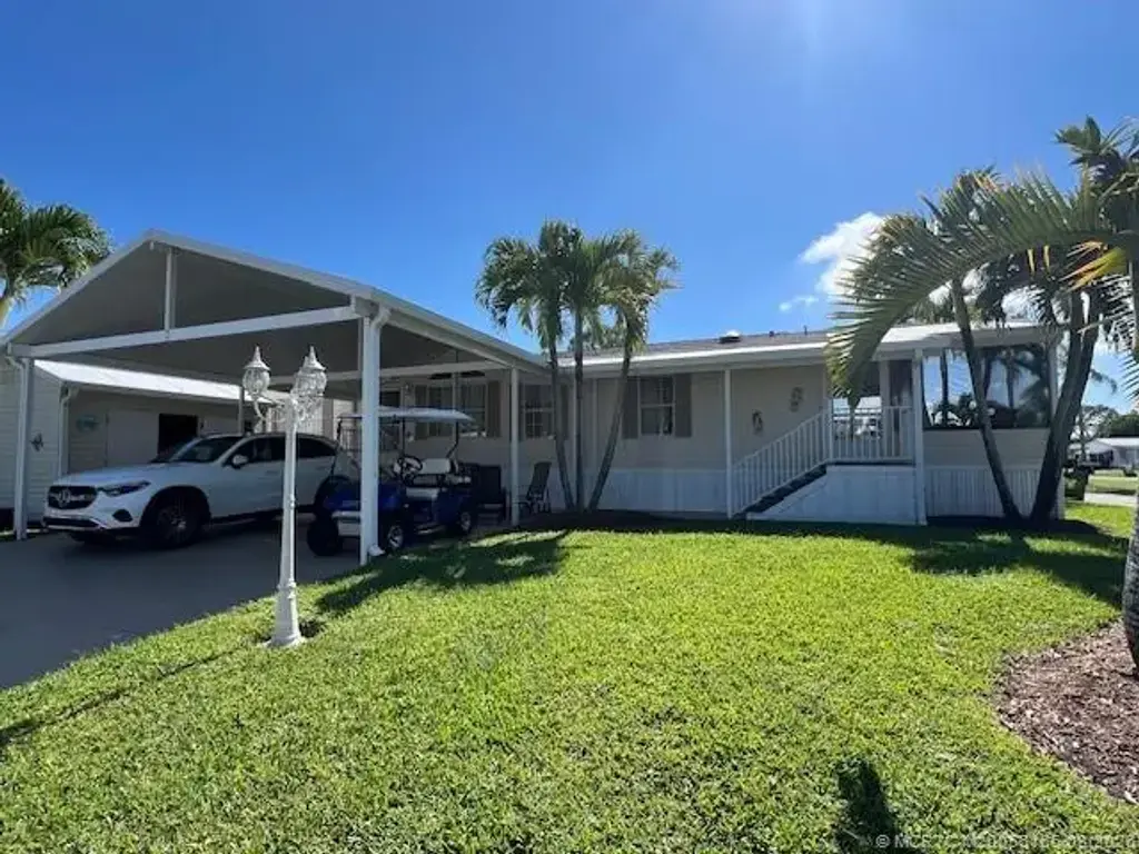 6120 Holly Lane, Lantana