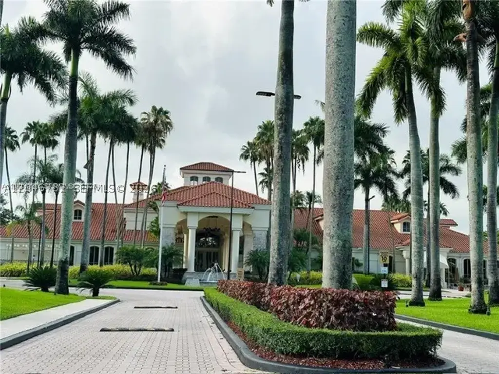 9725 52nd 210, Doral