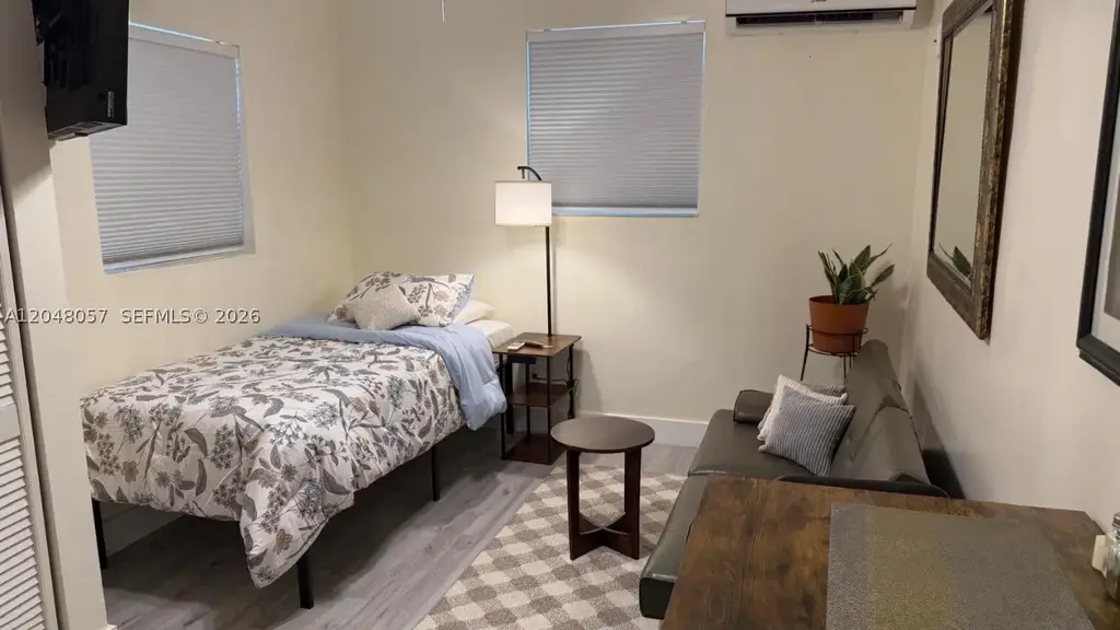 3422 25th, Miami