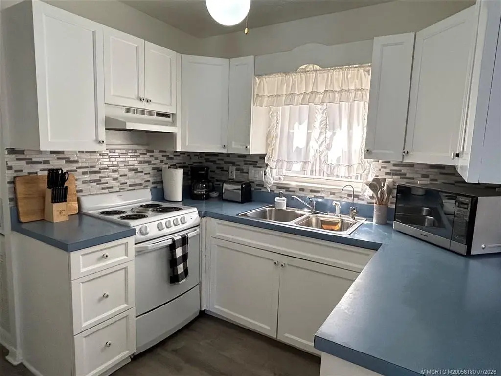 5 of 32 - 1154 Nettles Boulevard, Jensen Beach, FL
