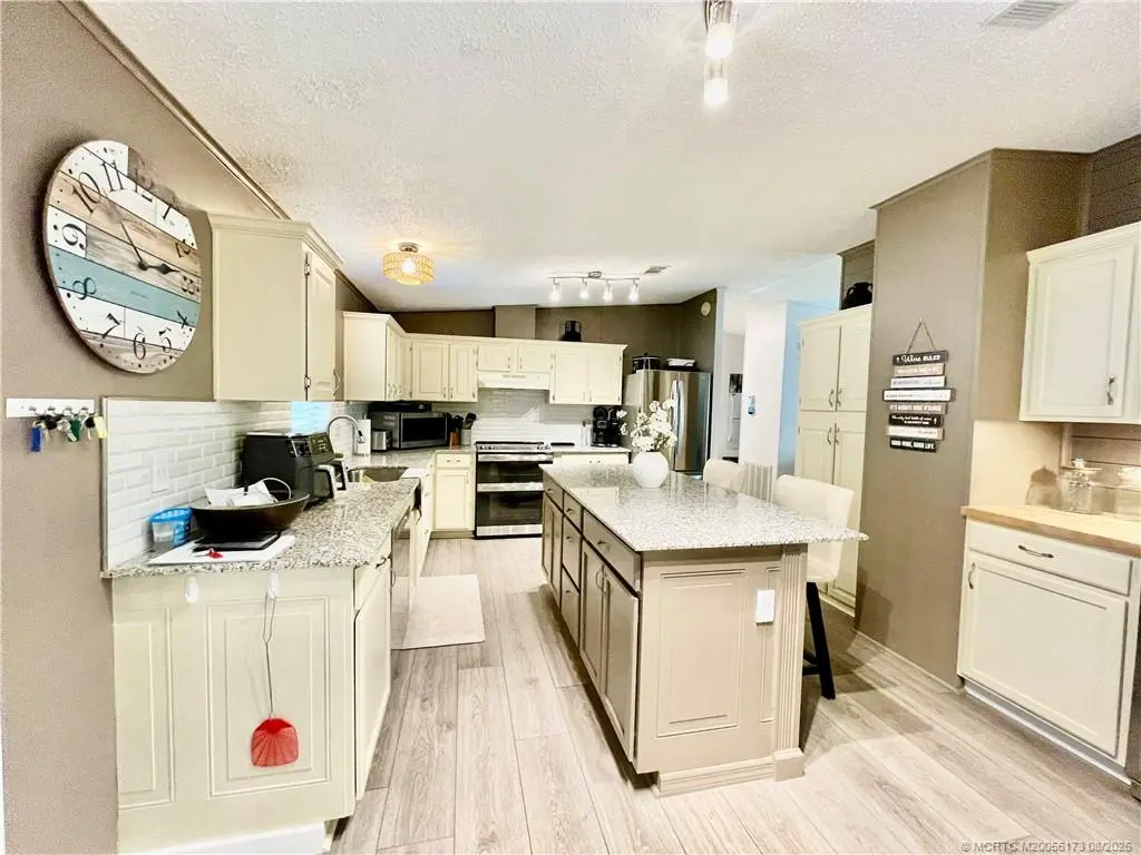 5 of 41 - 14350 Sand Wedge Drive, Indiantown, FL