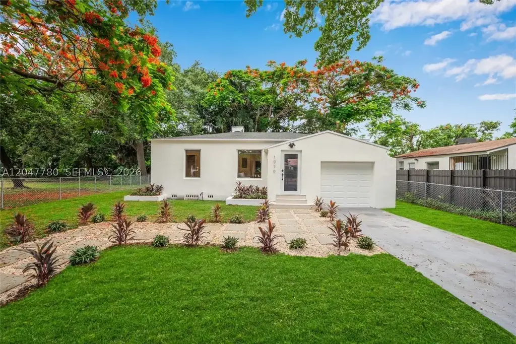 1070 44th, Miami