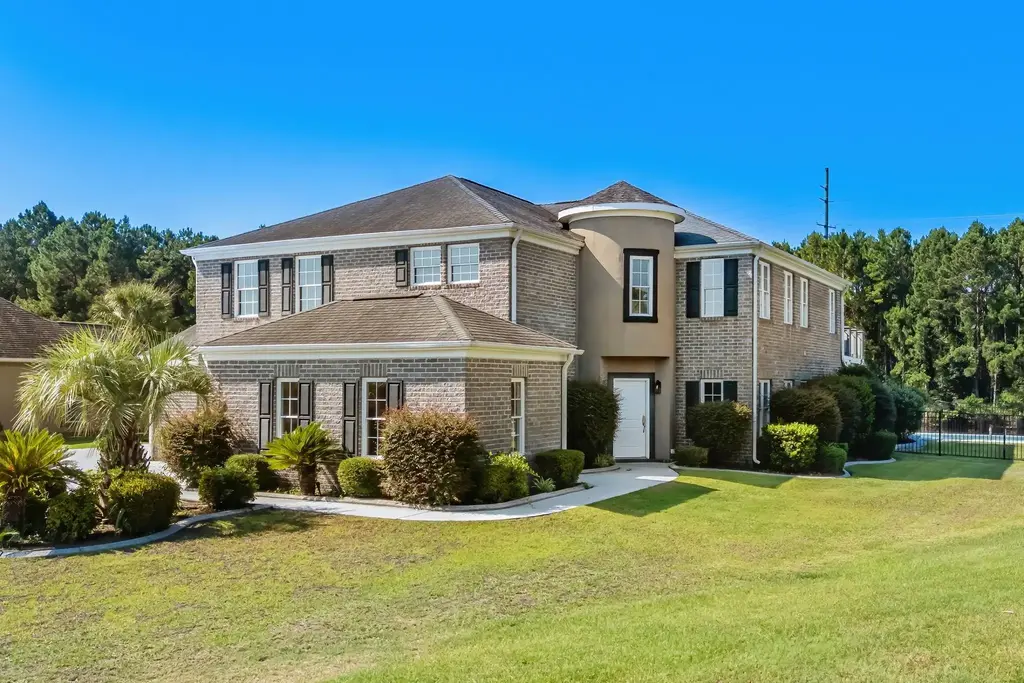 827 Oxbow Dr., Myrtle Beach