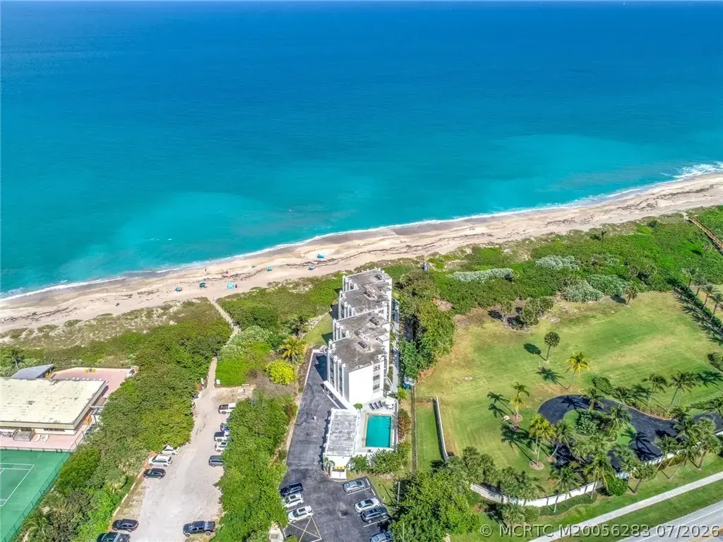 1289 Ocean Boulevard 11, Stuart