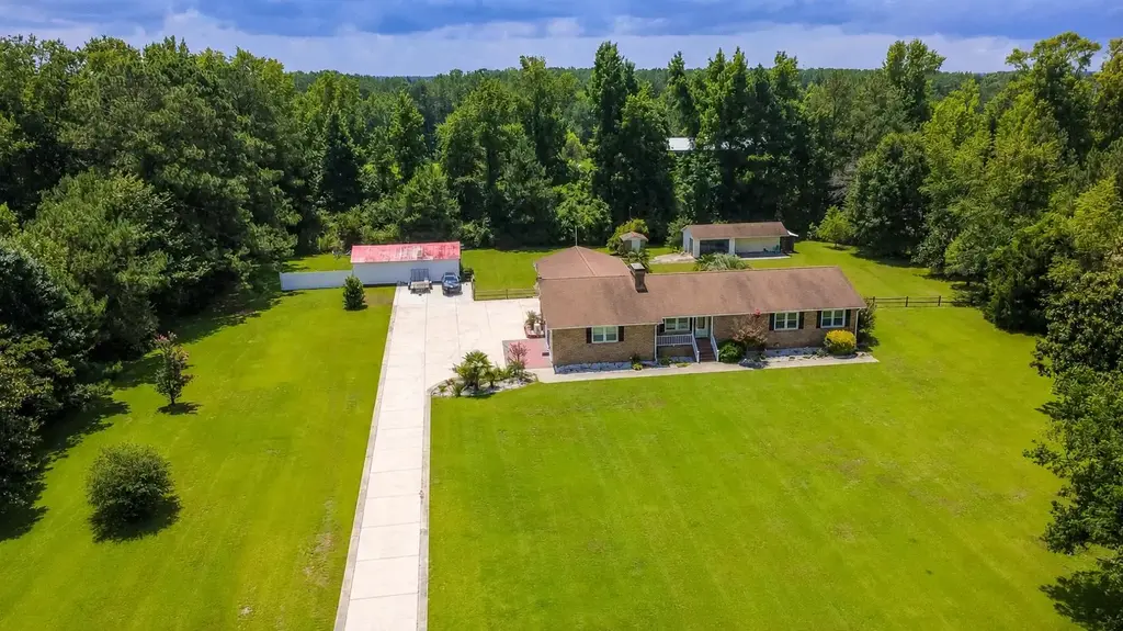 7638 S Highway 905, Longs