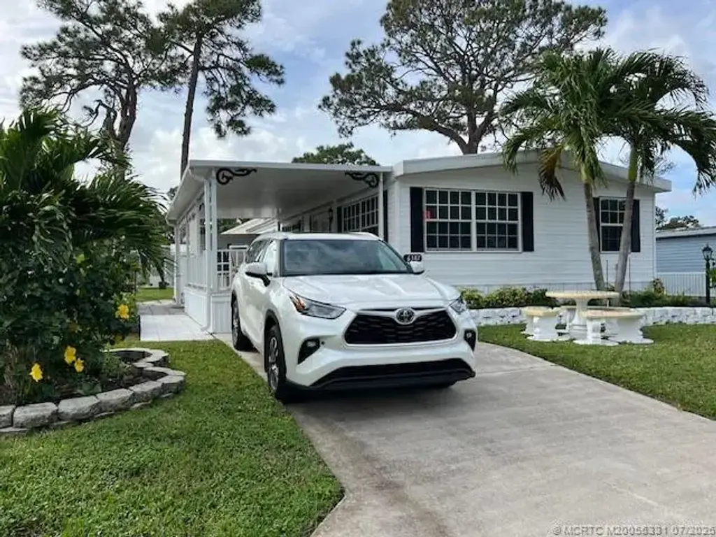 6387 Elm Lane, Lantana