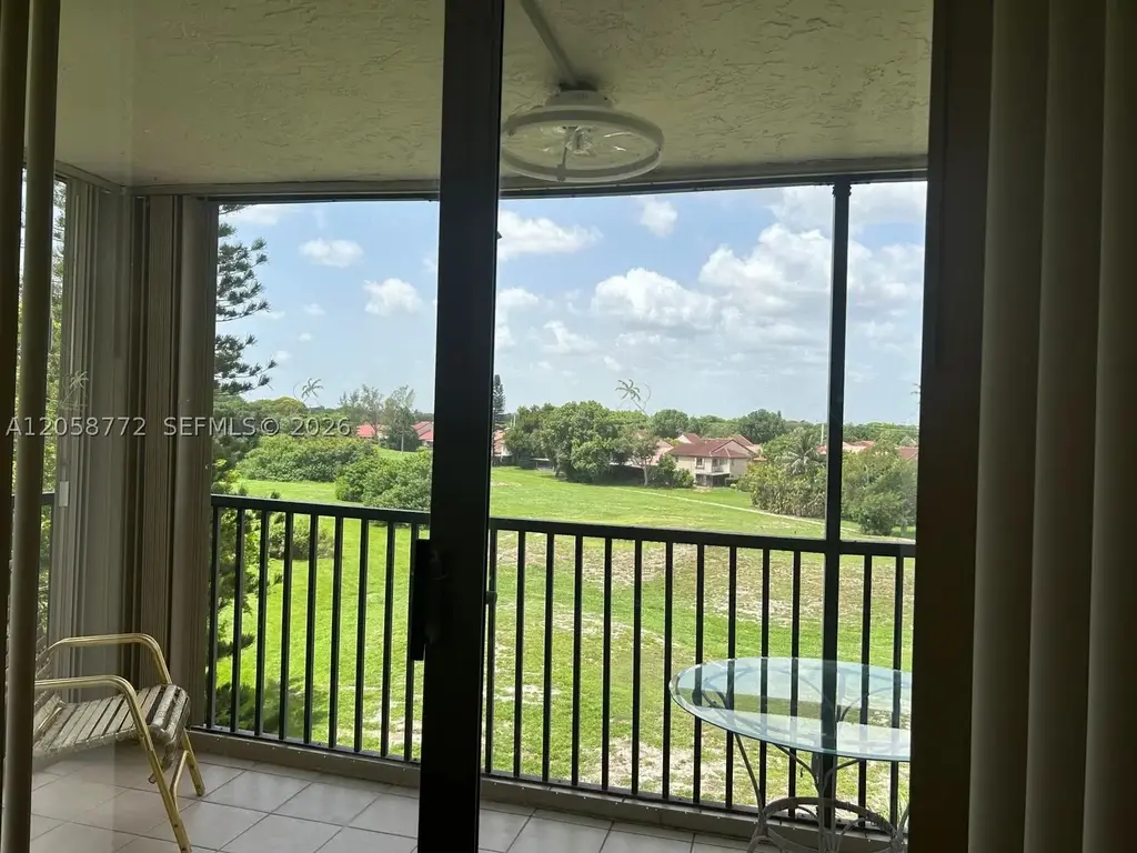 3821 Environ 505, Lauderhill
