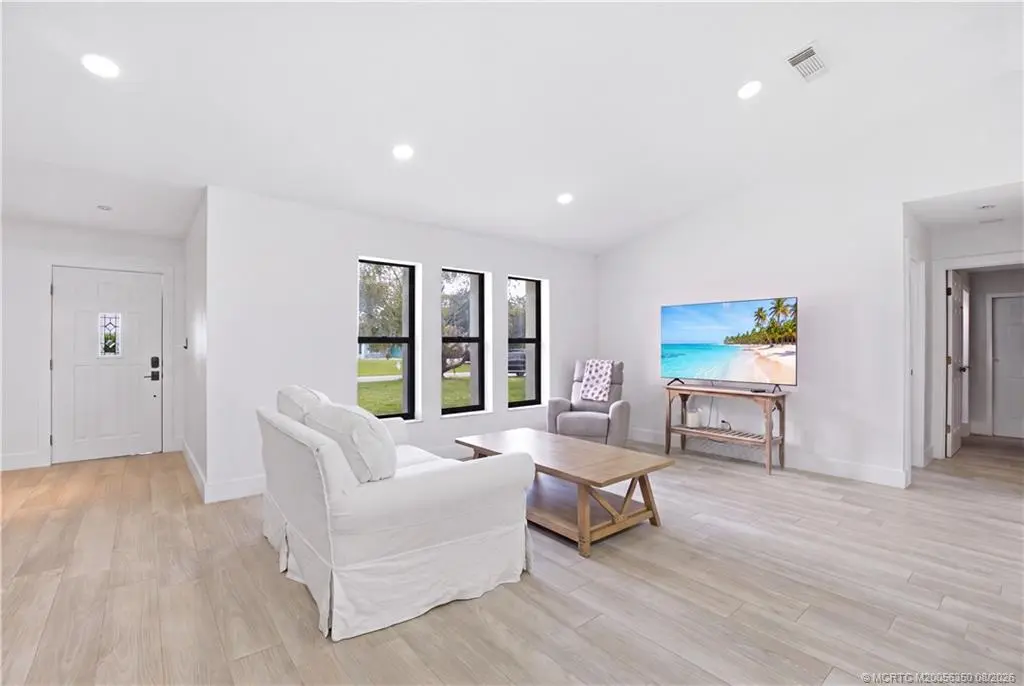 5 of 27 - 822 Cavern Avenue, Port St. Lucie, FL