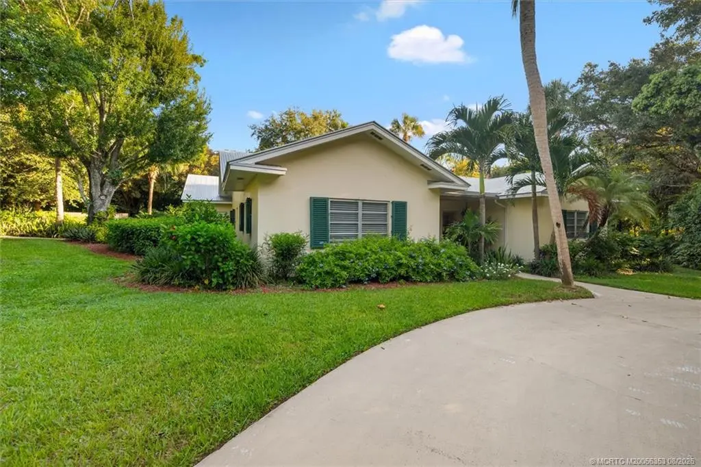 5 of 64 - 24/22 Via Lucindia Drive, Sewalls Point, FL