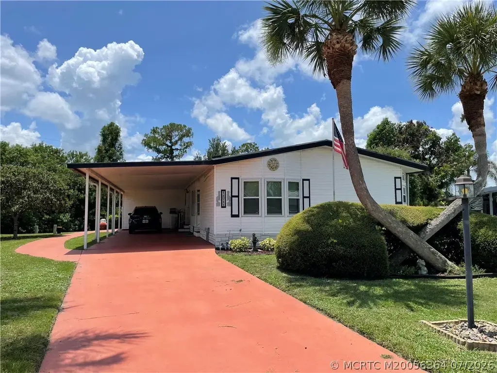 14711 Divot Drive, Indiantown