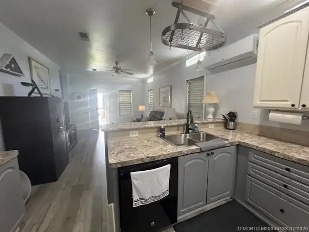 2555 Pga Boulevard 180 A, Palm Beach Gardens