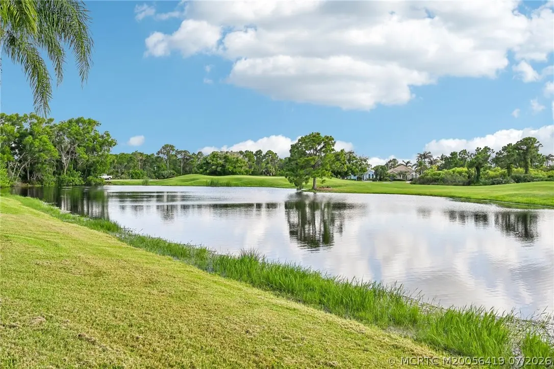 4516 Wandering Oak Court, Jensen Beach