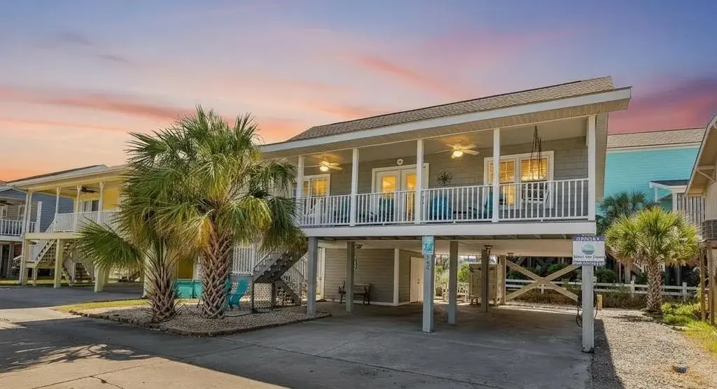 125 Easy St., Garden City Beach