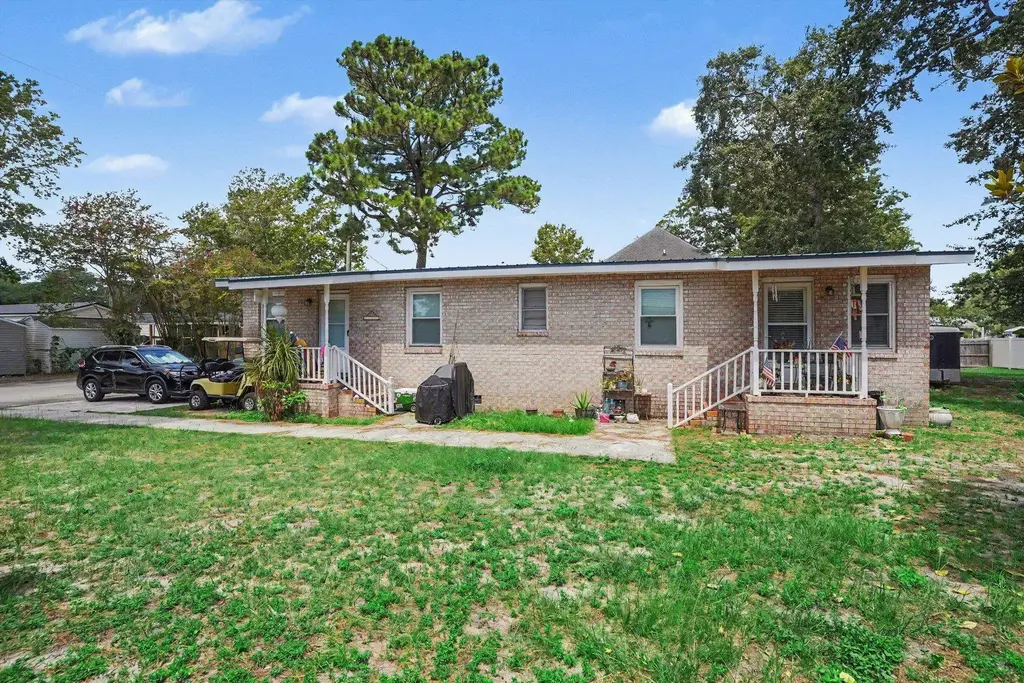 526 Boundary Ave., Murrells Inlet