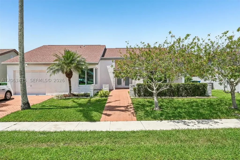 16791 Royal Poinciana, Weston