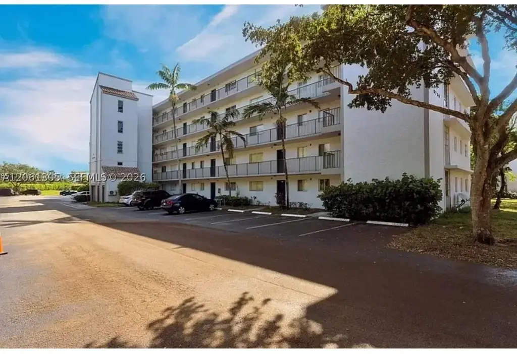 8750 Sherman 103, Miramar