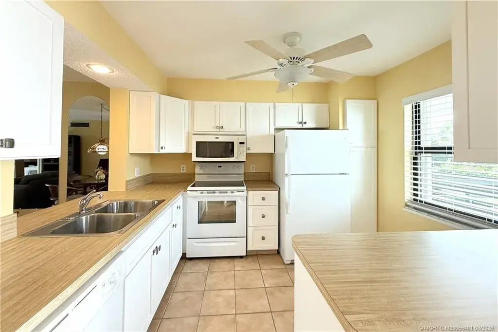 1950 Palm City Road 2205, Stuart