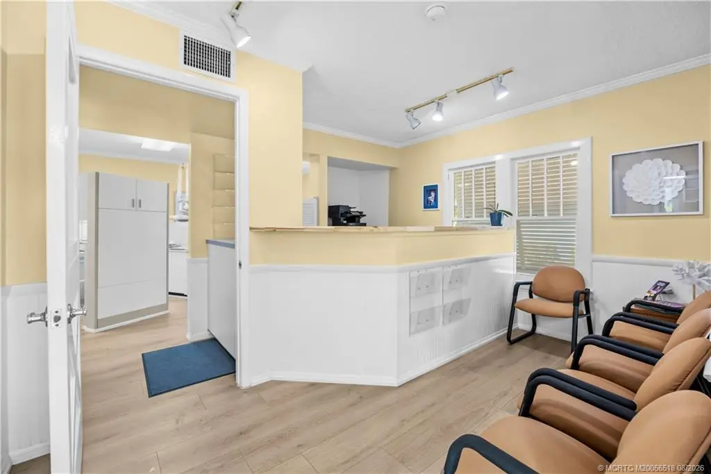 4 of 16 - 725 5th Street, Stuart, FL