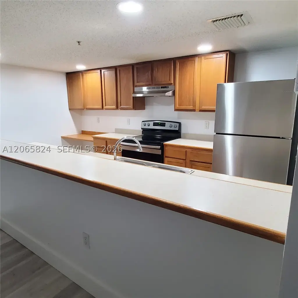 9909 Westwood 12-1, Tamarac