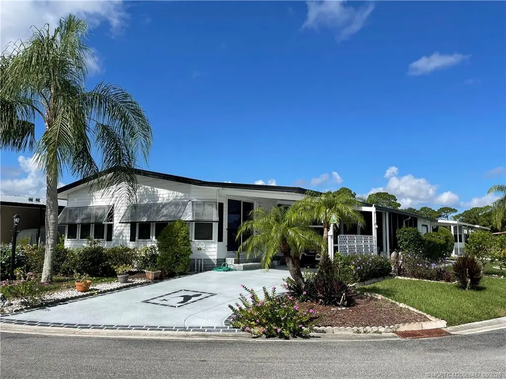 2 of 30 - 14340 Sand Wedge Drive, Indiantown, FL