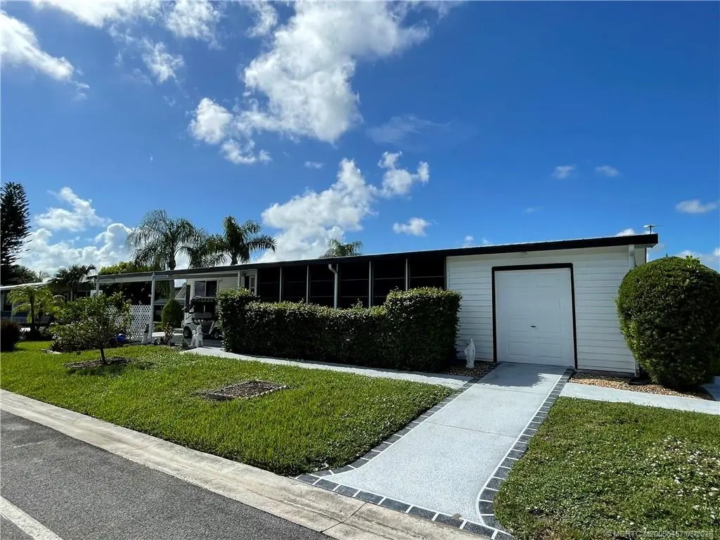 4 of 30 - 14340 Sand Wedge Drive, Indiantown, FL