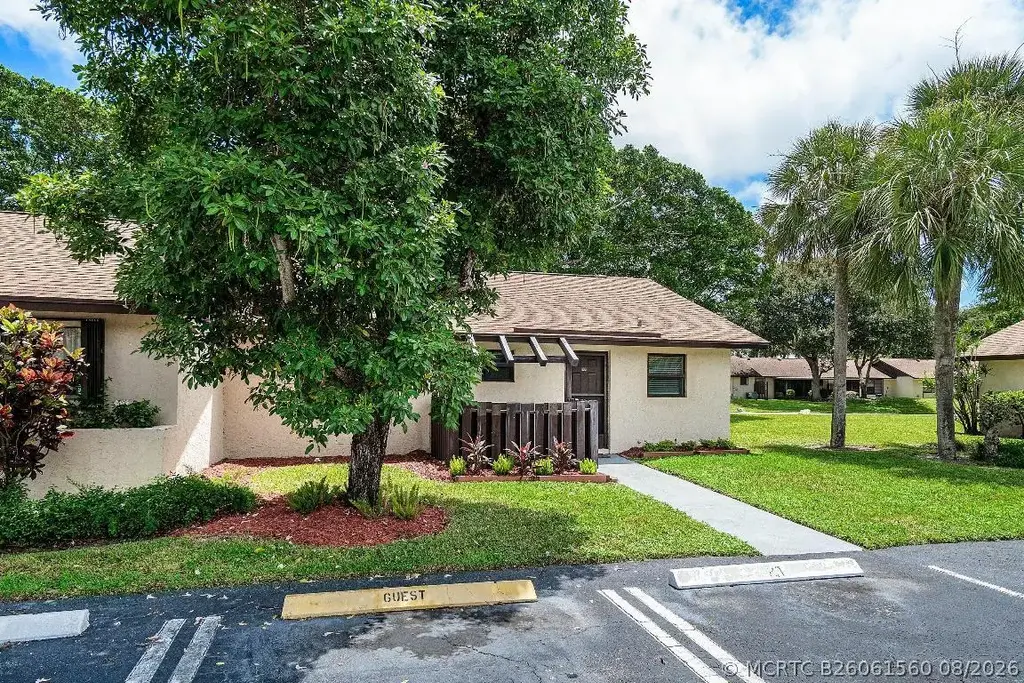 28 Vía De Casas Norte, Boynton Beach