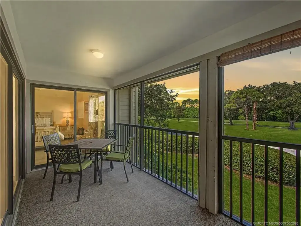 5132 Club Way 202, Stuart