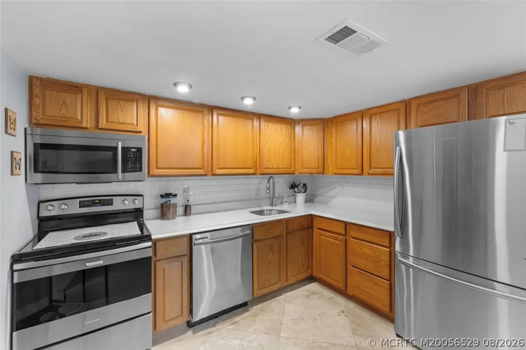 3 of 27 - 1999 Collins Circle 3-10, Jensen Beach, FL