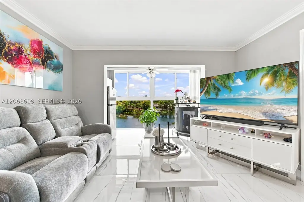2741 Pine Island 302, Sunrise
