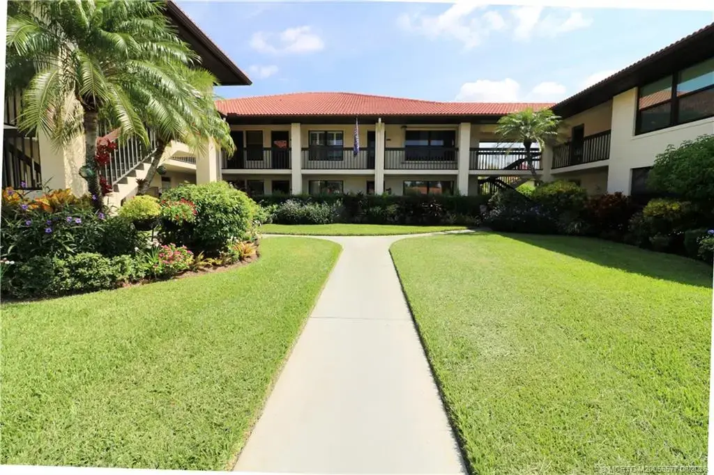 421 South River Drive 101, Stuart