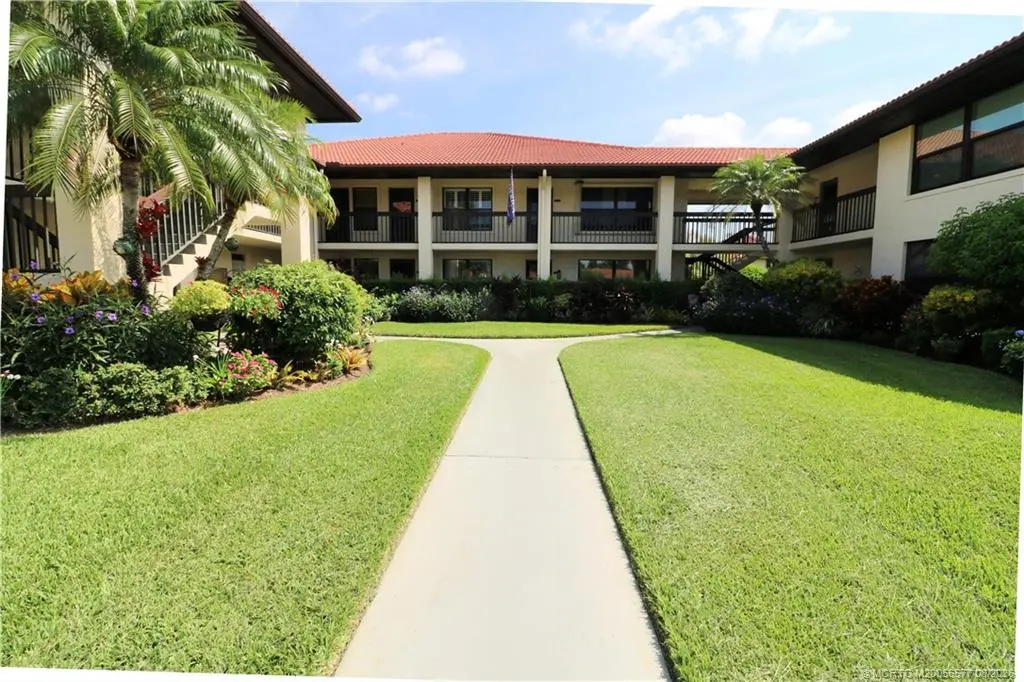 421 South River Drive 101, Stuart